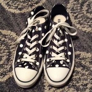 Polka dot Converse